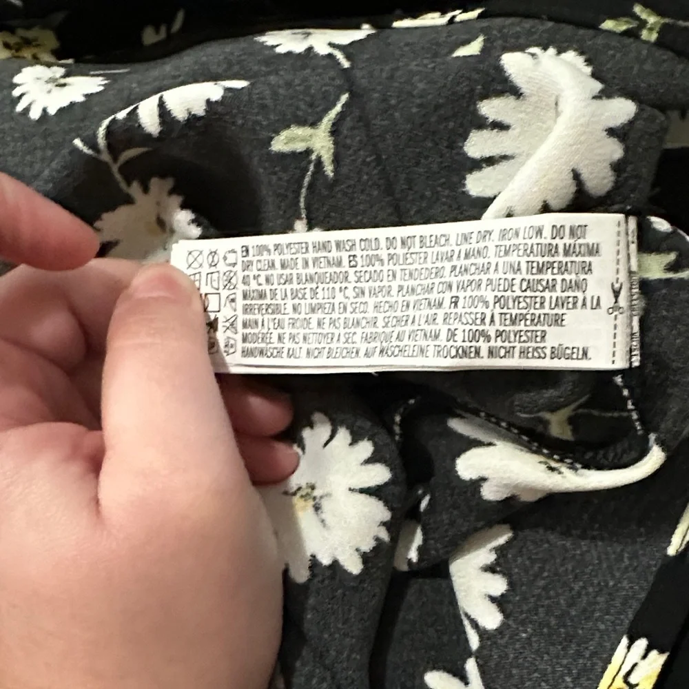 Forever 21 Black Skirt with White and Yellow Floral Pattern - Picture 7 of 10